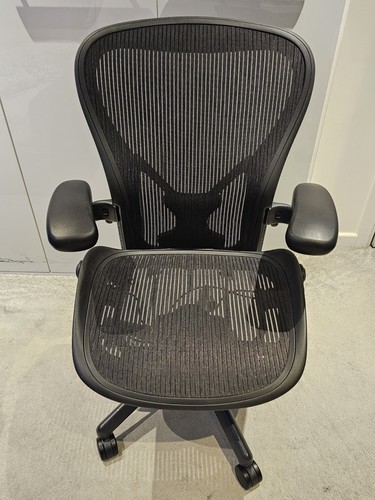 Herman miller aeron - miller,