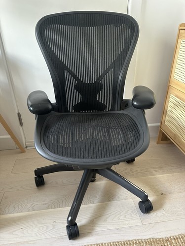 Herman miller aeron - miller,