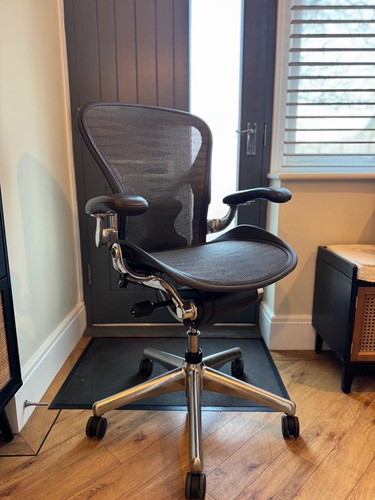 Herman miller aeron - miller,