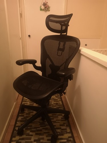 Herman miller aeron - size, b
