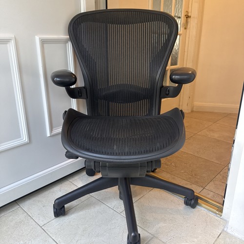 Herman miller aeron - herman, size