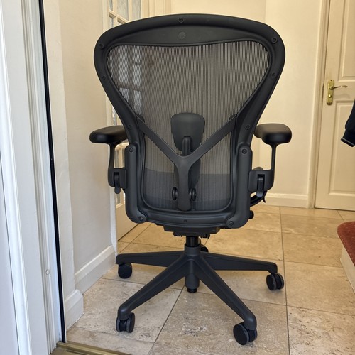 Herman miller aeron - herman, size