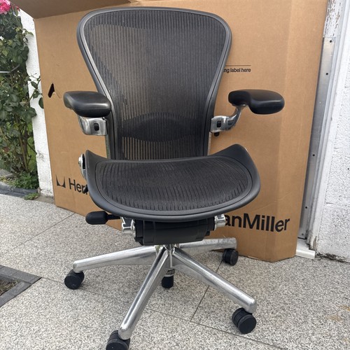Herman miller aeron chair - herman,