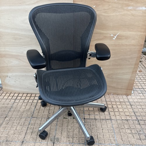 Herman miller aeron chair - miller,