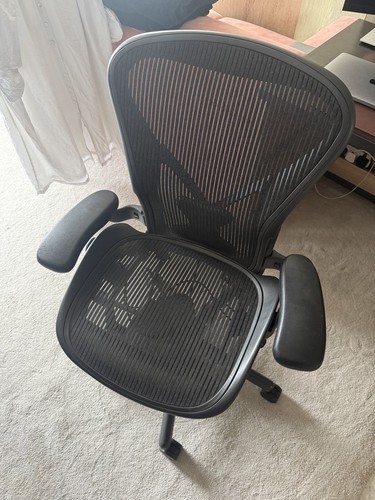 Herman miller black aeron - miller,