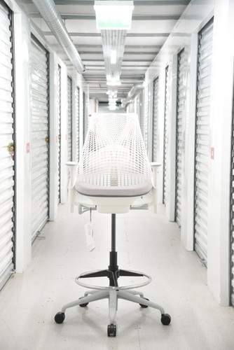 Genuine herman miller - miller, aeron