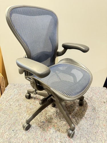 Herman miller aeron - size, b