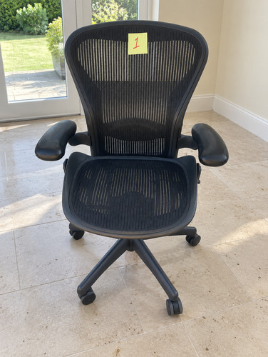 Herman miller aeron chair - miller,